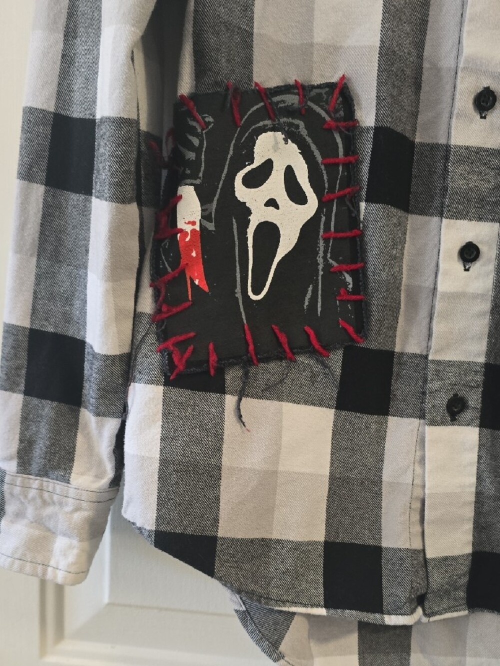 Ghost Face Fun World Plaid Flannel Button Up Shirt Scream Horror Patch Men S - Picture 3 of 7